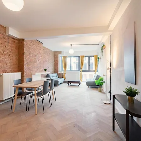 Two-bedroom In The Heart Of * Antverpy