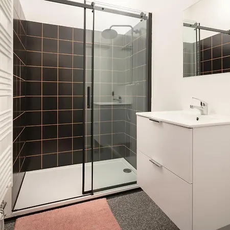 Apartment Two-bedroom In The Heart Of
