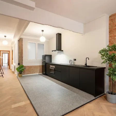 Two-bedroom In The Heart Of Apartmán *