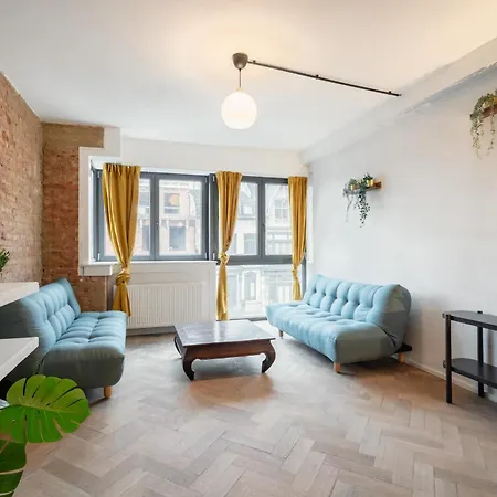 Two-bedroom In The Heart Of